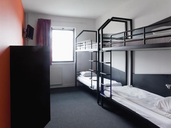 Résidence Internationale De Paris : photo 2 de la chambre chambre quadruple