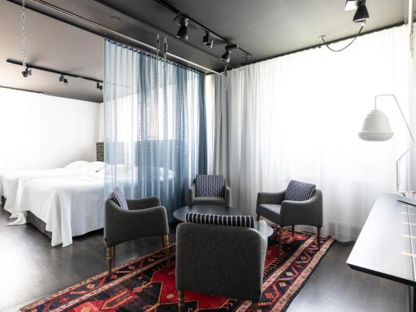 Hotel Flora : photo 8 de la chambre chambre familiale supérieure (2 lits de 140 cm)