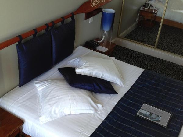 Le Querrien : photo 7 de la chambre chambre en duplex (4 personnes) - vue sur mer