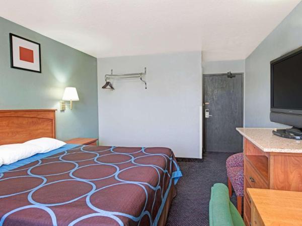 Super 8 by Wyndham Sacramento/Florin Rd : photo 1 de la chambre chambre lit queen-size - fumeurs