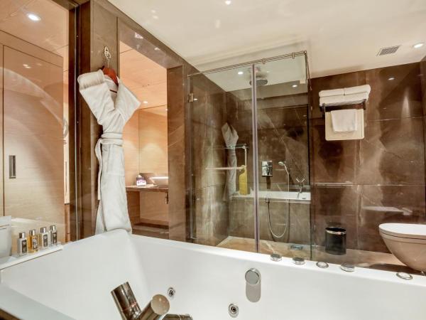 Hotel Sahara Star : photo 1 de la chambre suite lit king-size neptune avec baignoire - vue sur ville (non-fumeurs)