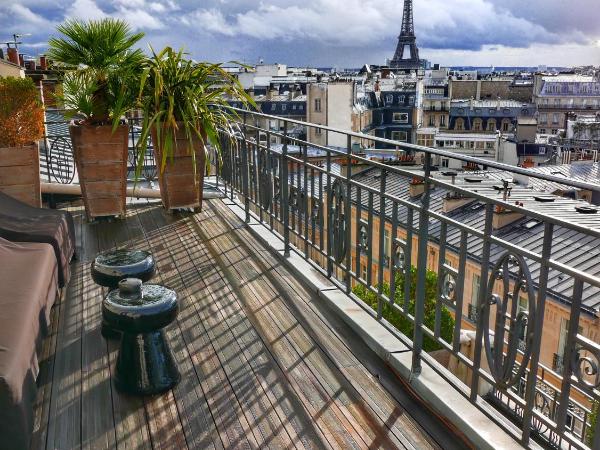 Hotel Marignan Champs-Elysées : photo 1 de la chambre suite terrasse eiffel