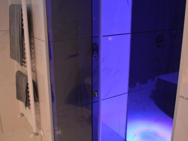 B&B Vesuvius : photo 1 de la chambre suite deluxe avec baignoire spa