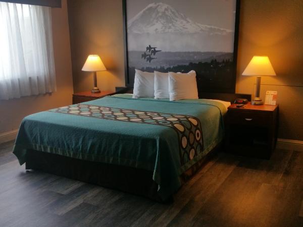 Super 8 by Wyndham Sacramento : photo 3 de la chambre studio suite with 1 king bed, non- smoking