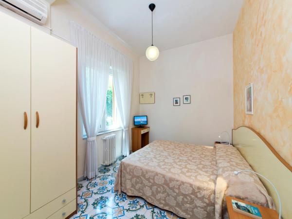 Hotel Casa Di Meglio : photo 2 de la chambre chambre double classique