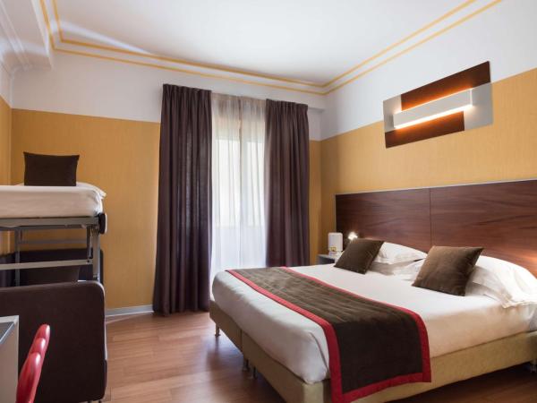 Best Western Plus City Hotel : photo 7 de la chambre chambre lit king-size familiale avec lits superposés