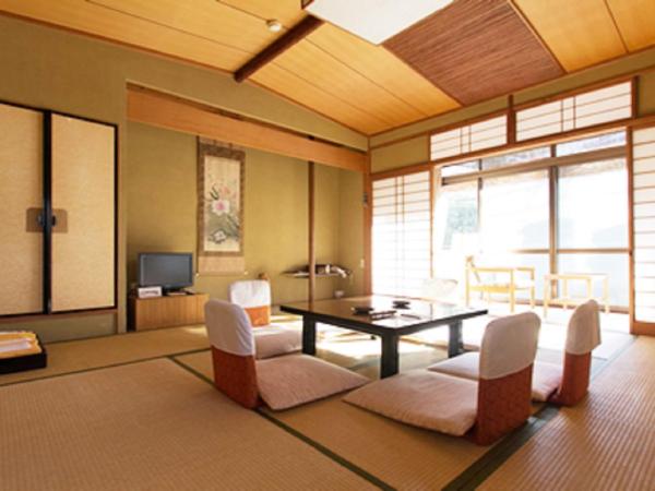 Kamiobo : photo 1 de la chambre chambre de style japonais avec salle de bains commune