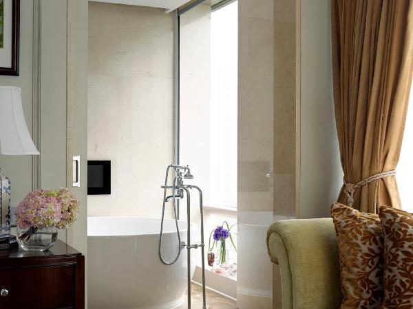 The Langham, Shenzhen : photo 6 de la chambre executive club room - king bed