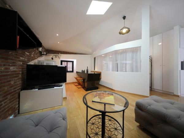 Central Apartments Integrated Hotel : photo 10 de la chambre studio supérieur - narodni trg 5