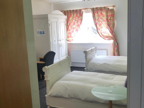 Laragh House B&B : photo 2 de la chambre chambre lits jumeaux