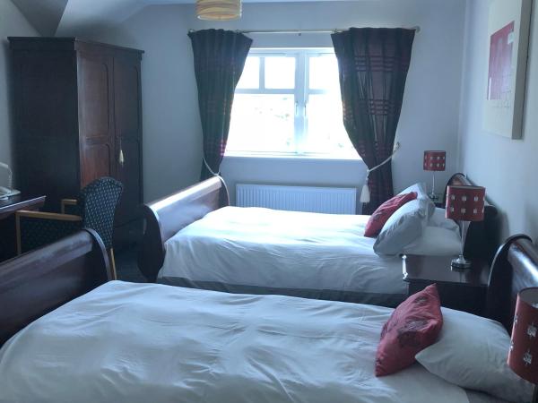 Laragh House B&B : photo 4 de la chambre chambre familiale