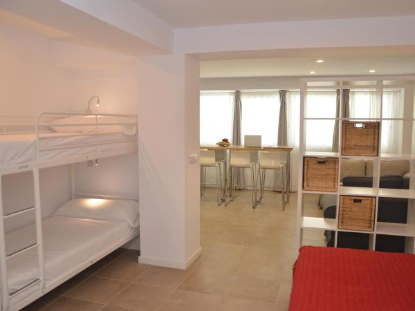 Bet Apartments - Abastos : photo 7 de la chambre studio familial