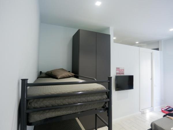 ESPOSITO PLAZA- ROOMS & SUITE : photo 1 de la chambre chambre familiale