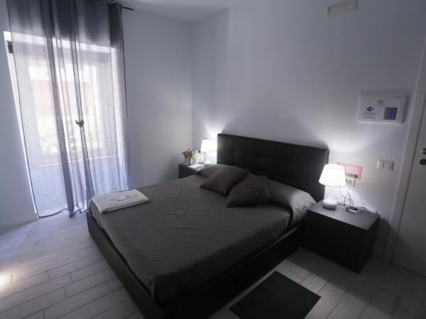 ESPOSITO PLAZA- ROOMS & SUITE : photo 4 de la chambre chambre familiale