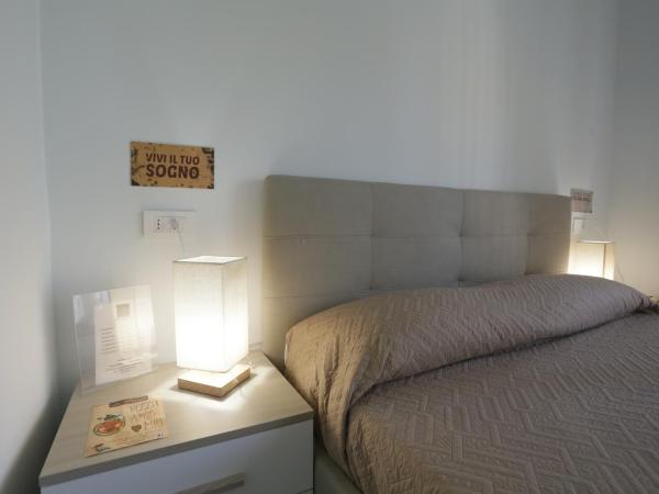 ESPOSITO PLAZA- ROOMS & SUITE : photo 2 de la chambre chambre double