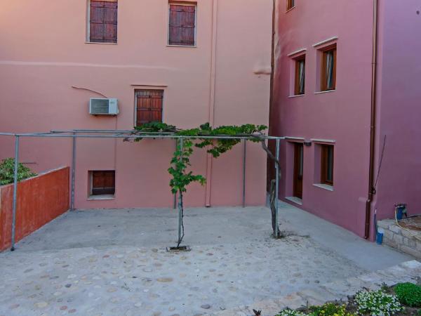 KasteliSuites : photo 3 de la chambre appartement en duplex