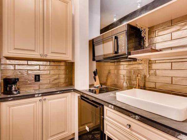 The Holiday Chalet Victorian : photo 9 de la chambre albert i suite