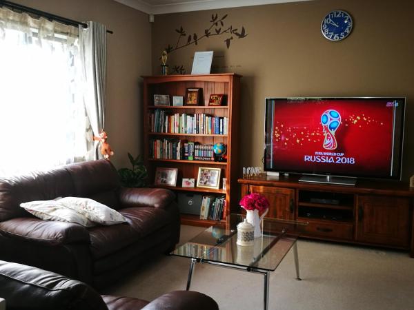 Monique's Nth Shore Prvt bthrom Air Con TV茉莉卡独立卫浴空调屋4人 : photo 10 de la chambre chambre double avec salle de bains privative