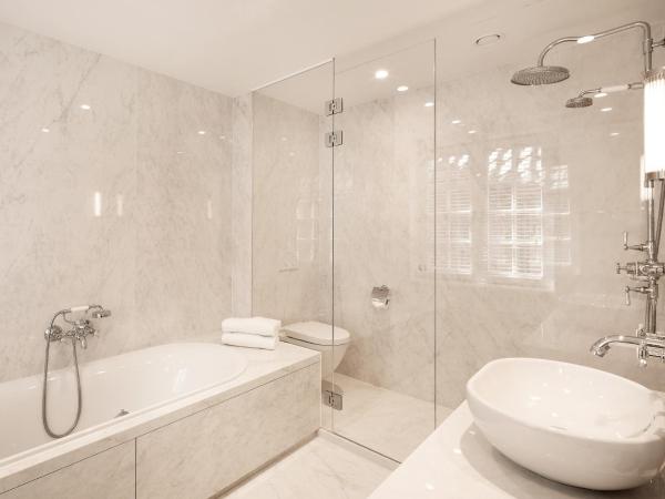 De Tuilerieën - Small Luxury Hotels of the World : photo 9 de la chambre chambre exécutive - vue sur canal