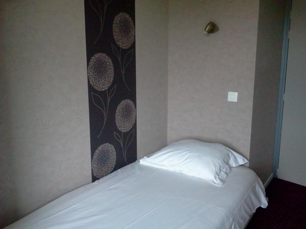 Hotel Restaurant Le Phare : photo 2 de la chambre chambre triple