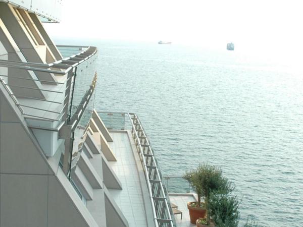 Daios Luxury Living : photo 4 de la chambre suite junior - vue latérale sur mer