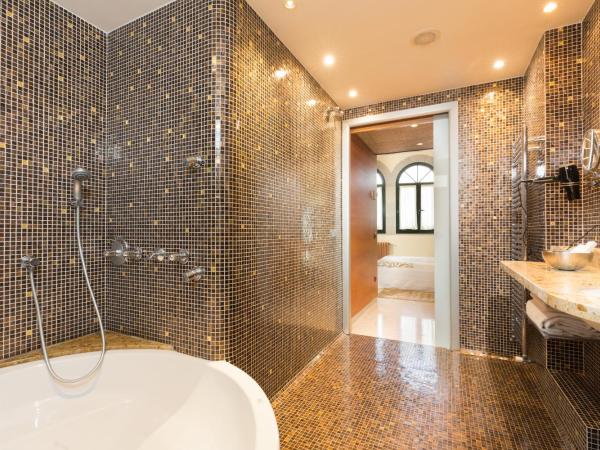 Hotel Històric : photo 6 de la chambre suite