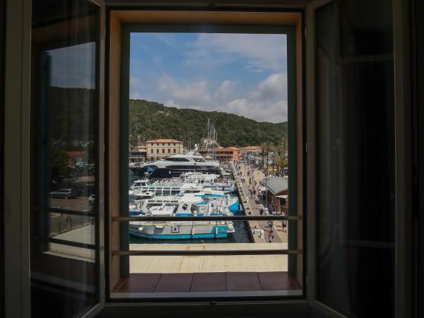 L'Escale : photo 7 de la chambre 201 room