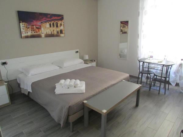 Affittacamere Verona in : photo 2 de la chambre grande chambre double