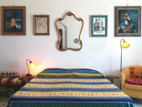 B&B El Sol : photo 1 de la chambre chambre double avec balcon - vue sur mer