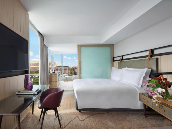 Sofitel Sydney Darling Harbour : photo 6 de la chambre chambre d'angle deluxe avec 1 lit king-size