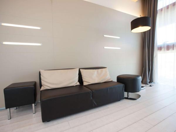 Best Western Plus Net Tower Hotel Padova : photo 5 de la chambre suite lit king-size avec canapé-lit