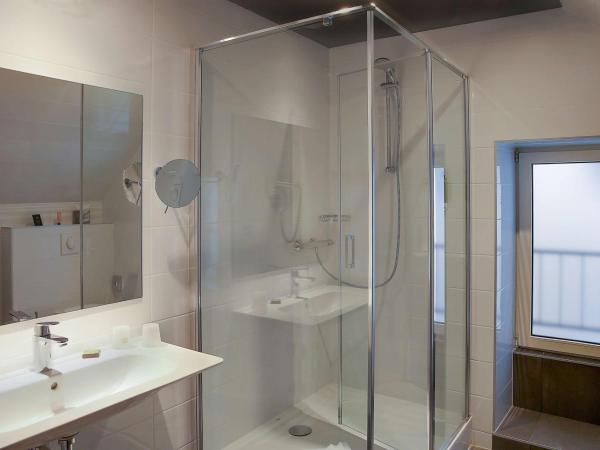 Best Western Citadelle : photo 5 de la chambre chambre lit king-size supérieure - non-fumeurs