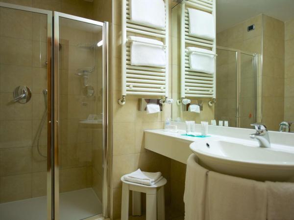 Best Western Crystal Palace Hotel : photo 4 de la chambre chambre standard lit queen-size