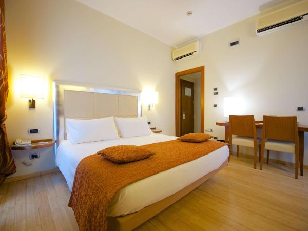 Best Western Crystal Palace Hotel : photo 9 de la chambre chambre standard lit queen-size