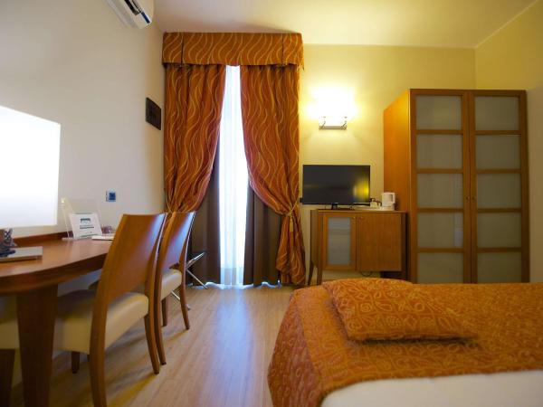 Best Western Crystal Palace Hotel : photo 10 de la chambre chambre standard lit queen-size