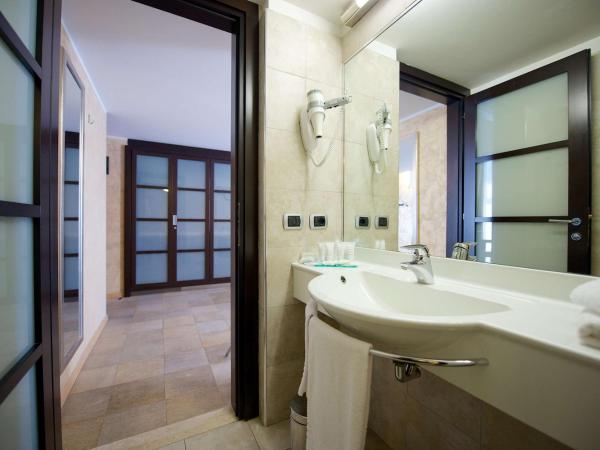 Best Western Crystal Palace Hotel : photo 6 de la chambre chambre familiale avec lit king-size et lit queen-size