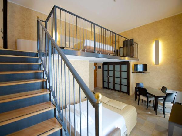 Best Western Crystal Palace Hotel : photo 5 de la chambre chambre familiale avec lit king-size et lit queen-size