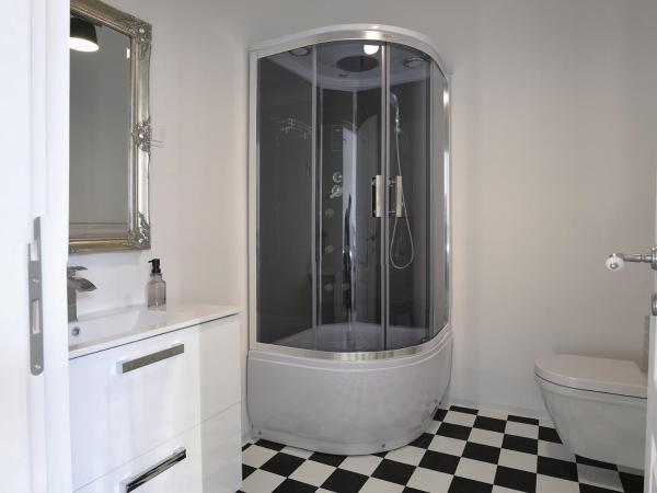 Emma's rooms B&B : photo 9 de la chambre chambre double deluxe avec douche