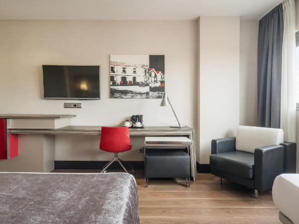 Ilunion Barcelona : photo 3 de la chambre chambre triple