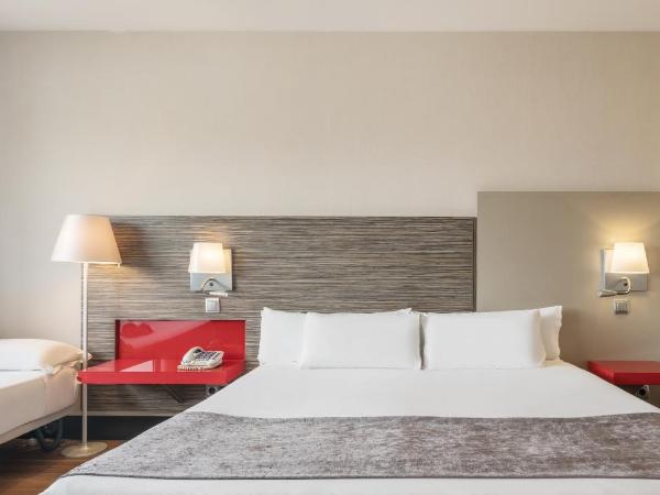 Ilunion Barcelona : photo 3 de la chambre  chambre double ou lits jumeaux (2 adultes + 1 enfant) 