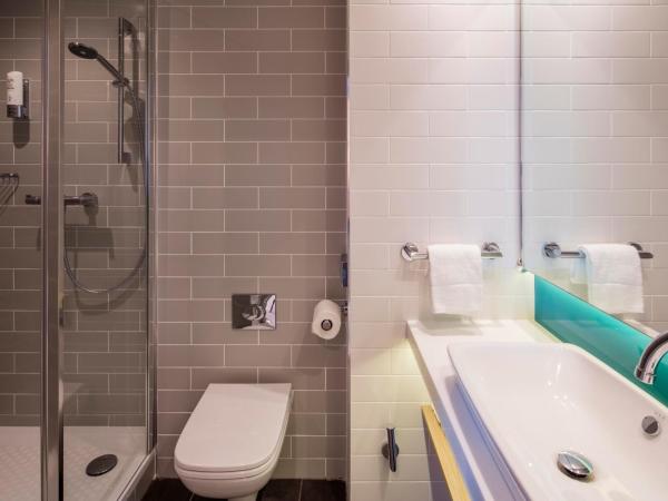 Holiday Inn Express Belfast City, an IHG Hotel : photo 2 de la chambre chambre standard