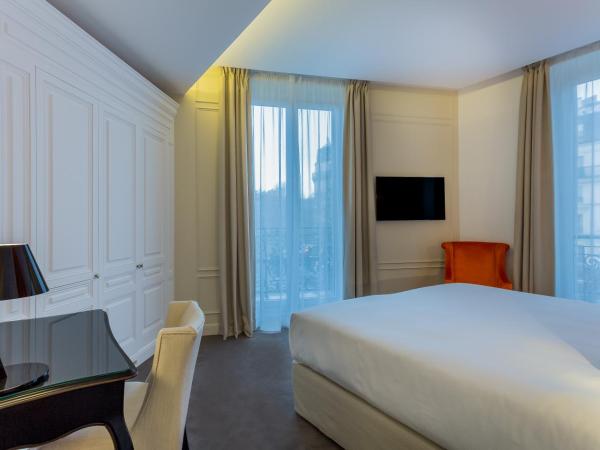 Hôtel La Comtesse : photo 1 de la chambre chambre double comtesse – vue frontale sur tour eiffel