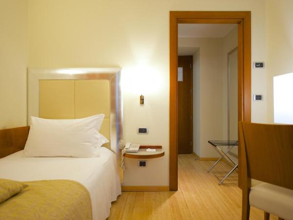 Best Western Crystal Palace Hotel : photo 9 de la chambre chambre simple standard