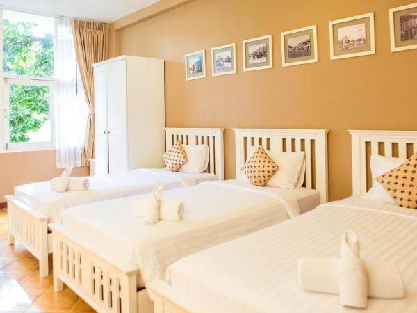 Feung Nakorn Balcony Rooms and Cafe : photo 1 de la chambre chambre triple