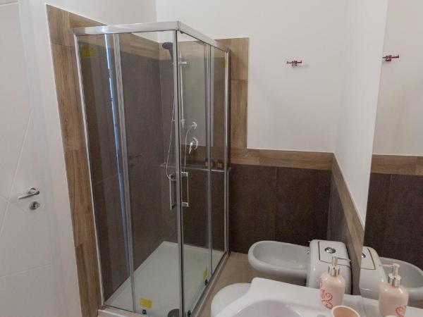 B&B Epipoli : photo 7 de la chambre chambre triple avec salle de bains privative