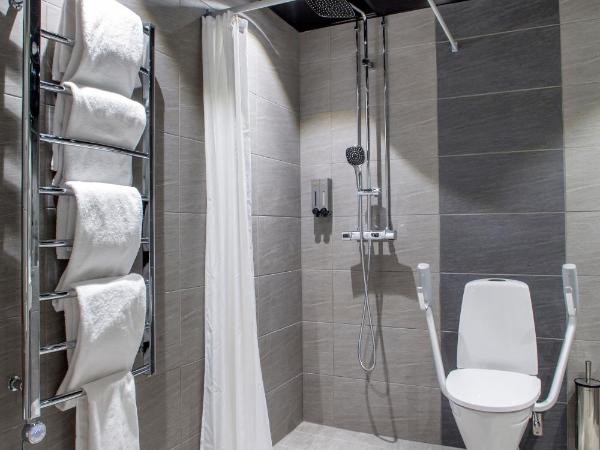 First Hotel Dragonen : photo 6 de la chambre chambre familiale - sans fenêtre (6 adultes)