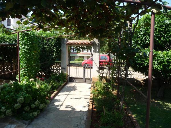 Apartments Milka : photo 1 de la chambre chambre double avec salle de bains privative