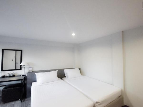 Nana City Hotel : photo 2 de la chambre chambre lits jumeaux