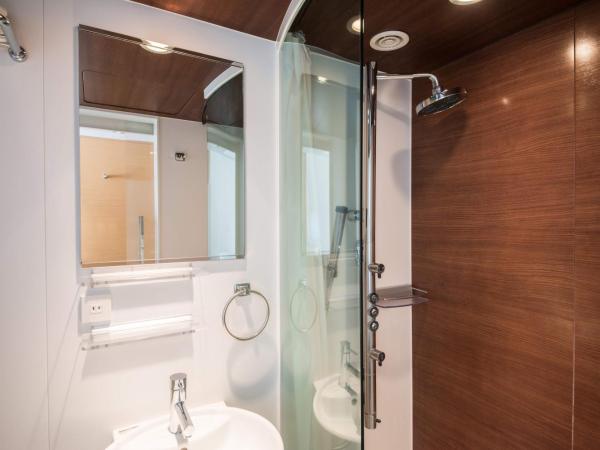 the b ikebukuro : photo 3 de la chambre chambre double supérieure avec douche - non-fumeurs