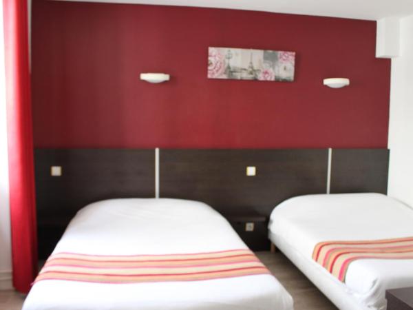 Hôtel de Paris - Dijon Centre Gare : photo 4 de la chambre chambre familiale (5 adultes)